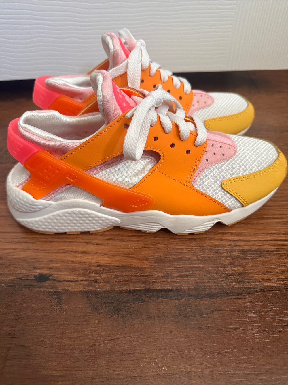 Nike Air Huarache Solar Flare Soft Pink DX2674-100 White Orange Women Size